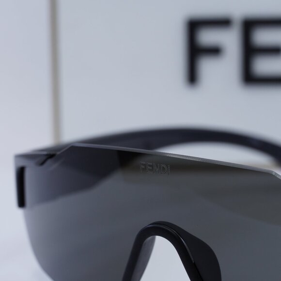 Final Price! Fendi FE40088U-Y 01A Black Grey Sunglasses - Picture 7 of 14